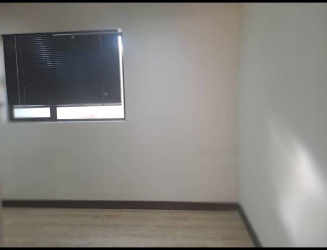 32M² OFFICE TO LET IN RAEDENE ESTATE